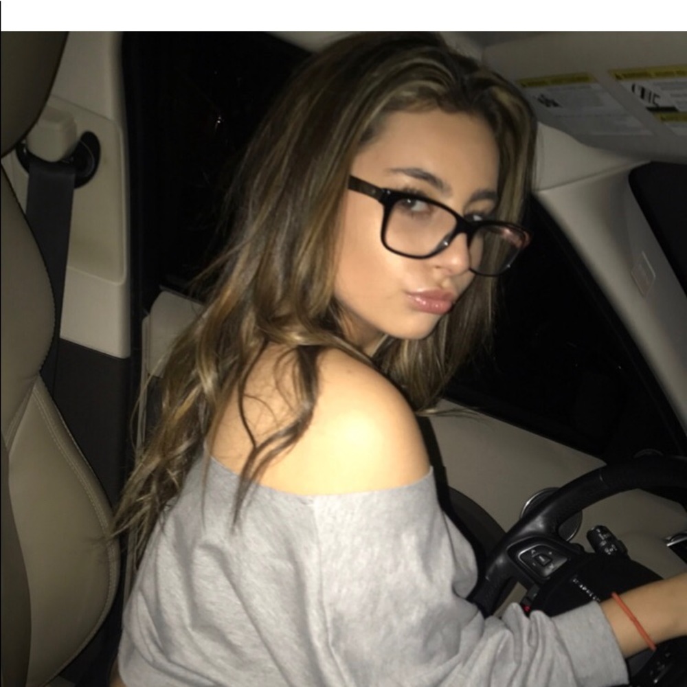 Meet your Posher, Brooke